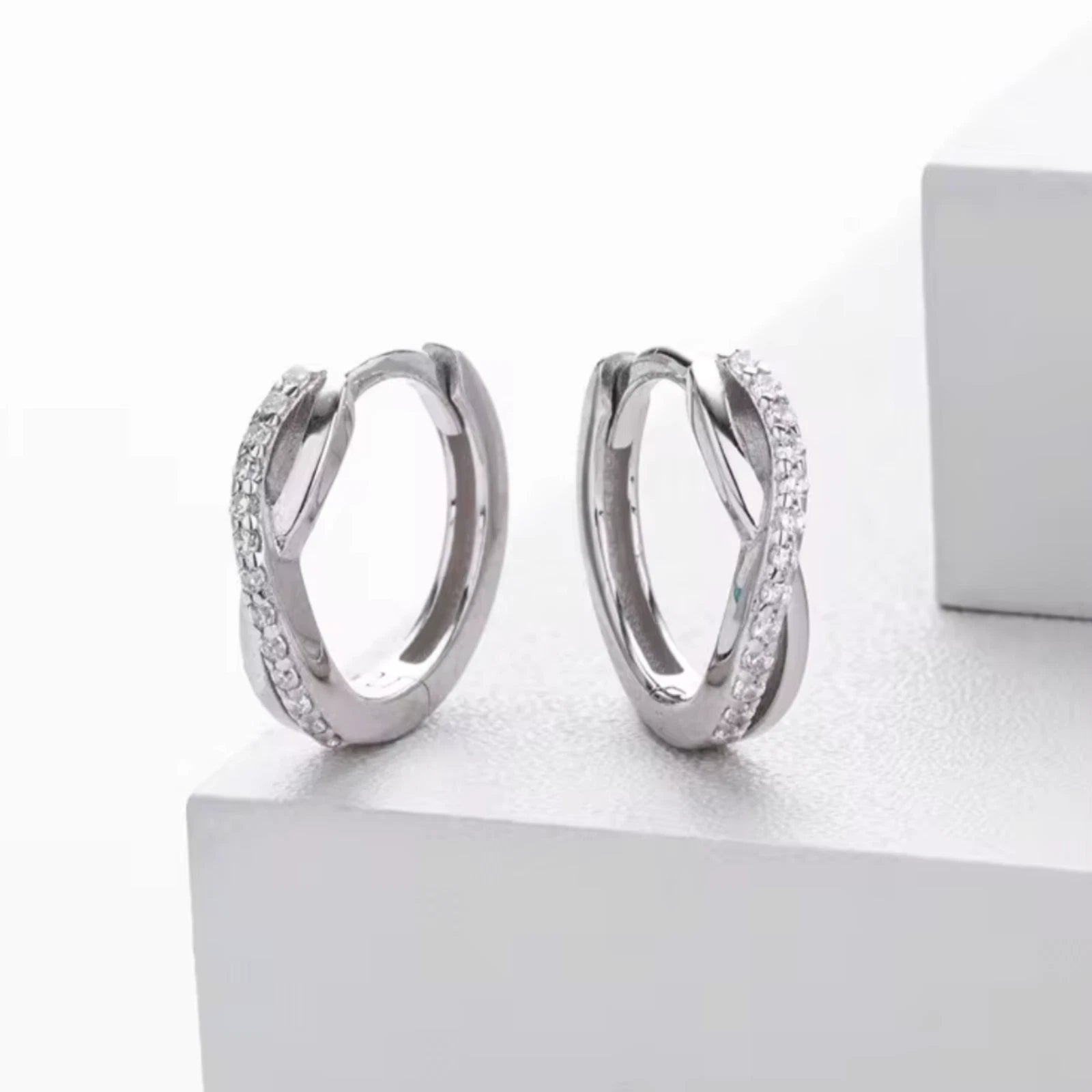 Boucles d'oreilles en argent 925 avec zircones Infinity