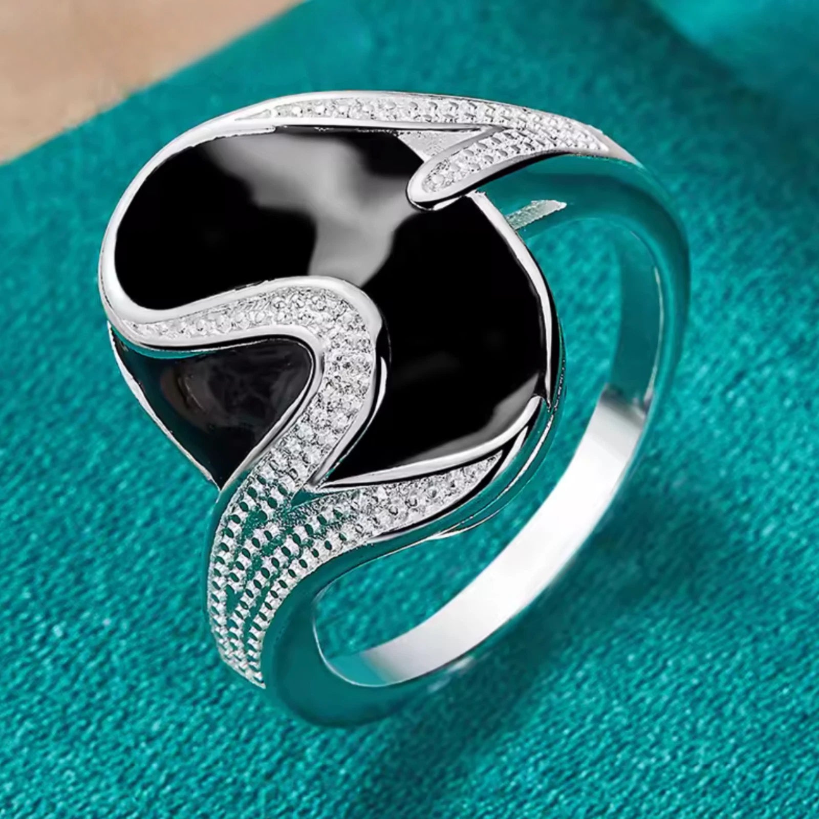 Bague acier inoxydable Pierre onyx  Bague Design Moderne Pavé Zircon